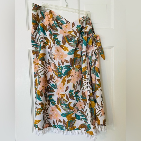 Freshwater Coverup Wrap - Picture 4 of 5